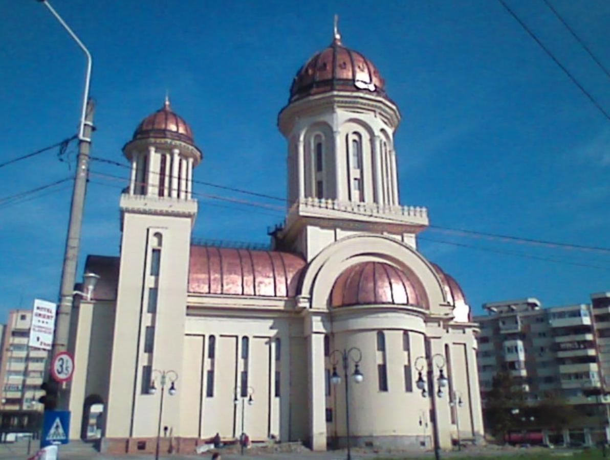 Studio Cathedral Brăila Exterior foto